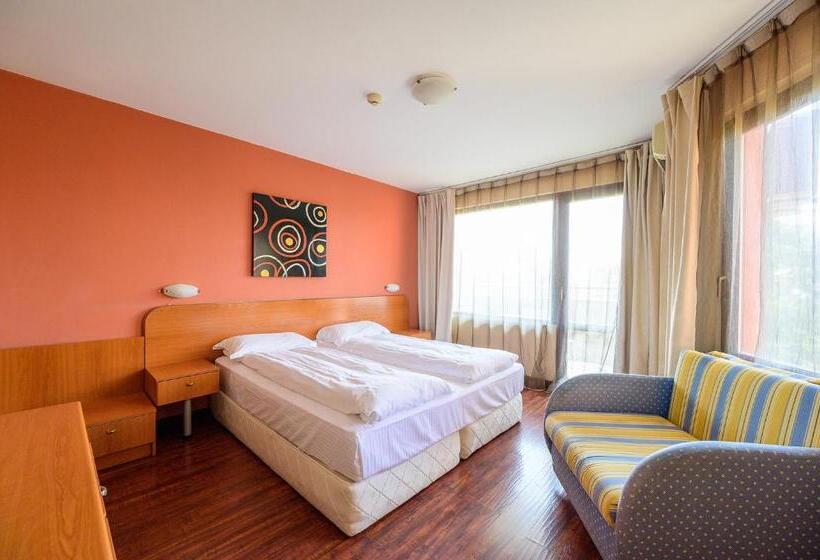 غرفة سوبيريور مطلّة علي البحر مزودة بشُرفة, Royal Beach