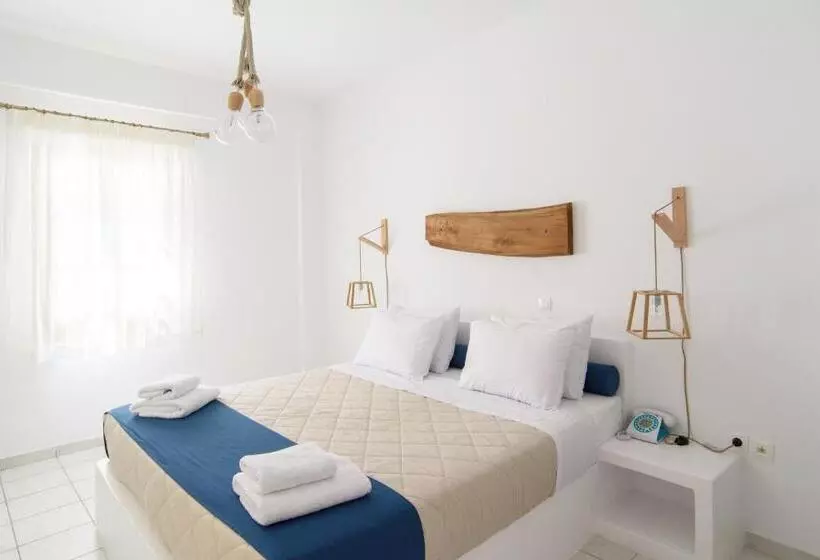 サイドシービュースイート, Santorini Crystal Blue Boutique
