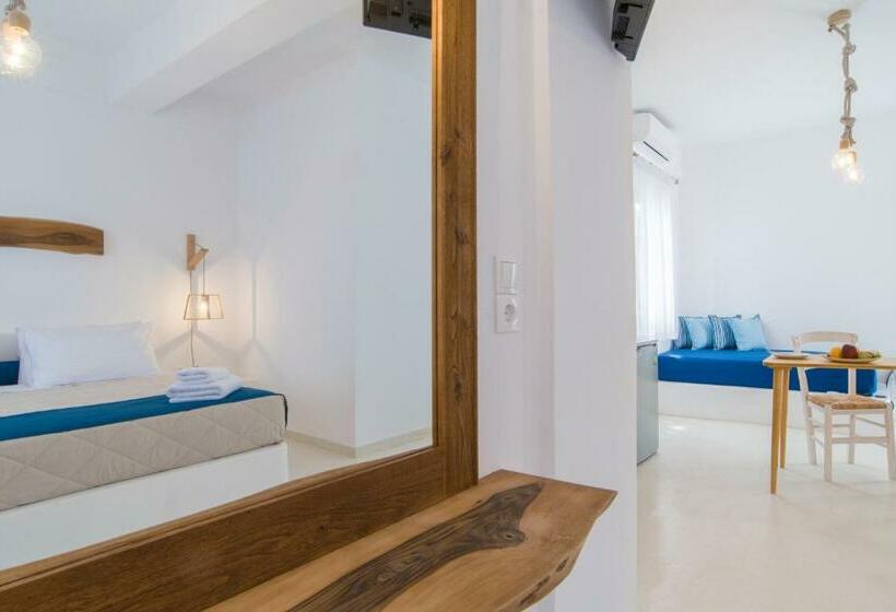 Studio Standard avec Terrasse, Santorini Crystal Blue Boutique
