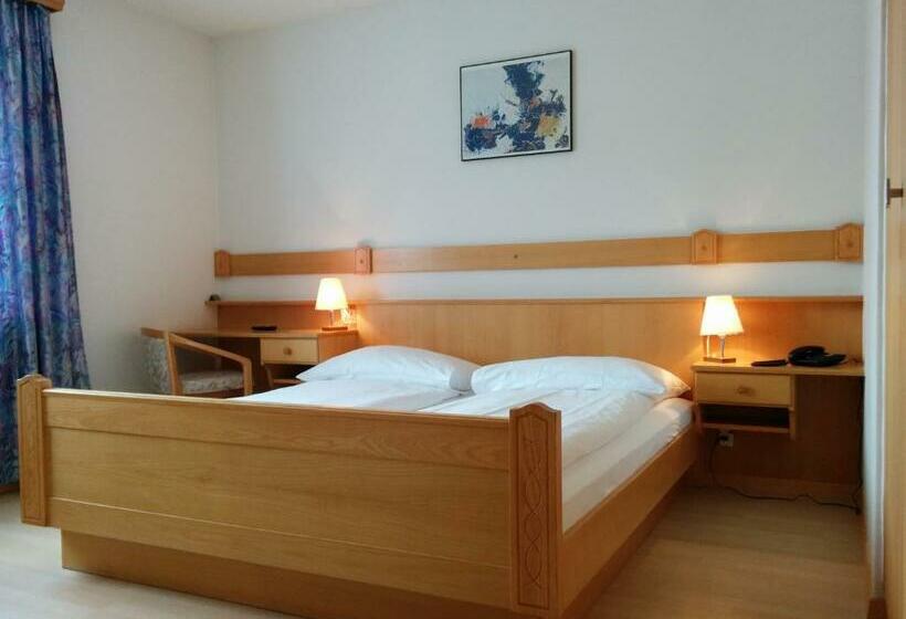 스탠다드 룸, Terminus