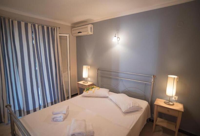 דירת חדר, Villa Theodora