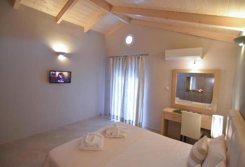 דירת שלושה חדרים, Villa Theodora