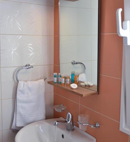Четырехместный Номер Economy, Villa Theodora