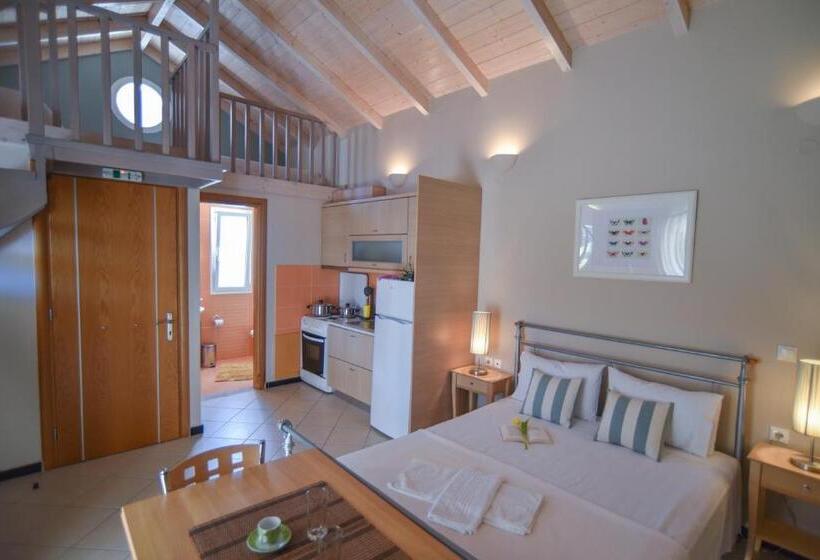 Четырехместный Номер Economy, Villa Theodora