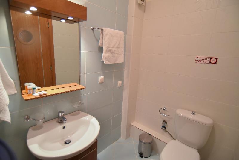 דירת חדר, Villa Theodora