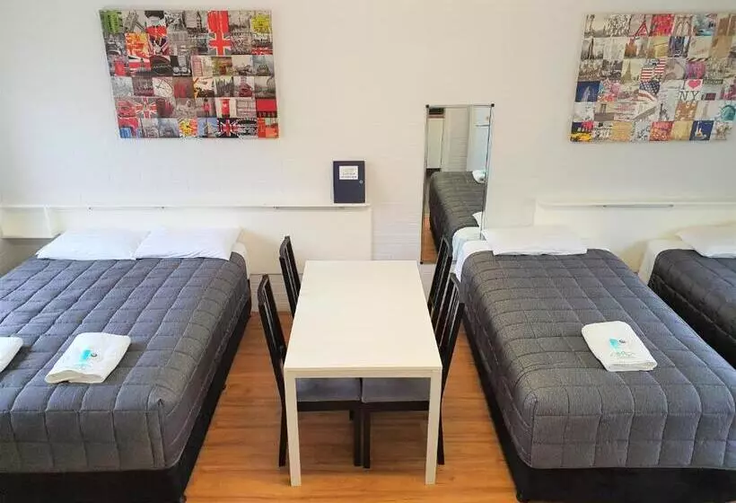 Standard Kolmen Hengen Huone, Maria Motel