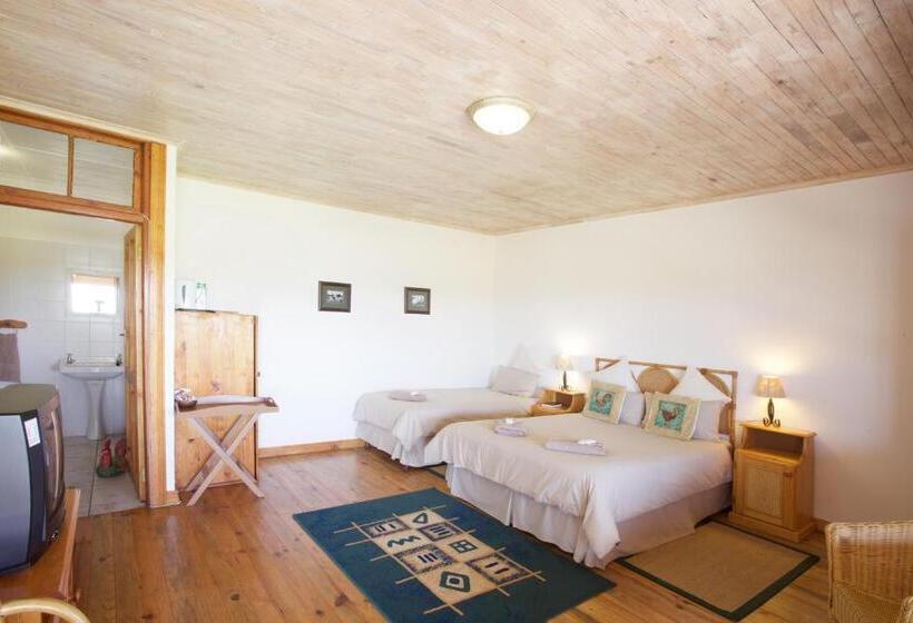 غرفة قياسية ثلاثية, Mentors Country Estate