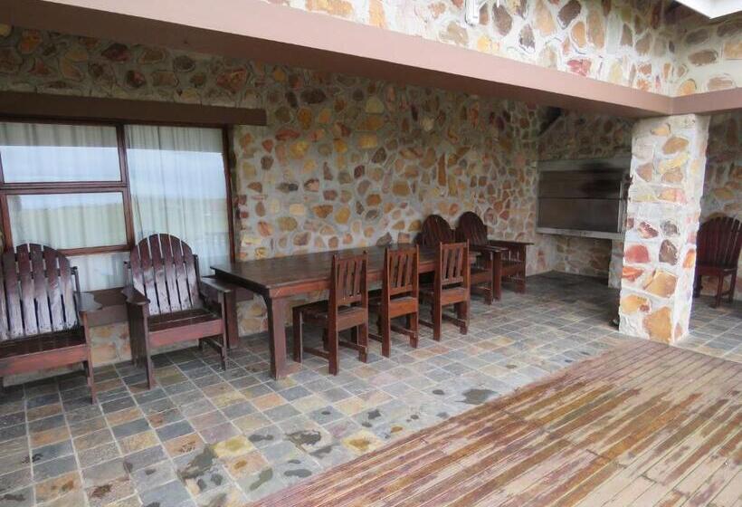 منزل غرفة نوم واحدة, Mentors Country Estate