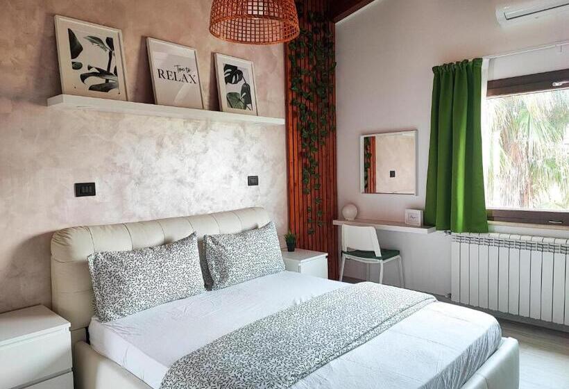 غرفة قياسية ثلاثية مع حمام خارجي, Desideria Rooms Bed And Breakfast