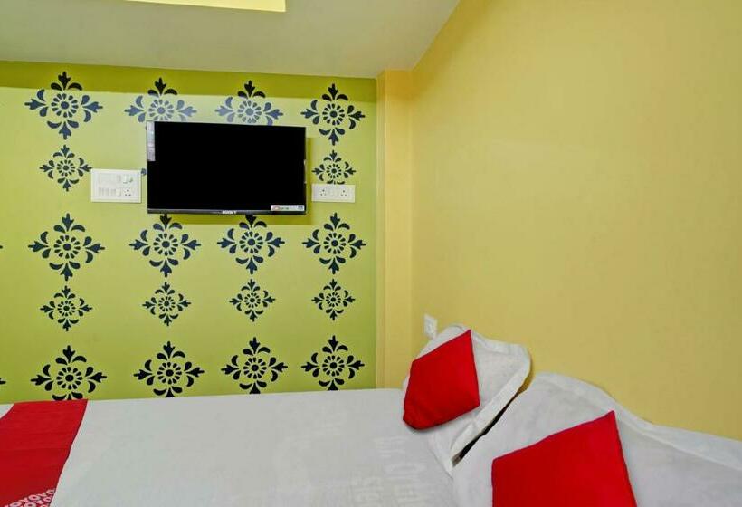 标准间, Super Oyo Flagship M Adarsh Guest House