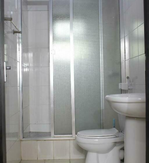 חדר סטנדרט, Walk With Us Africa