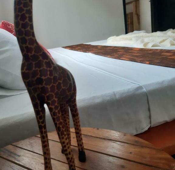 חדר סטנדרט, Walk With Us Africa