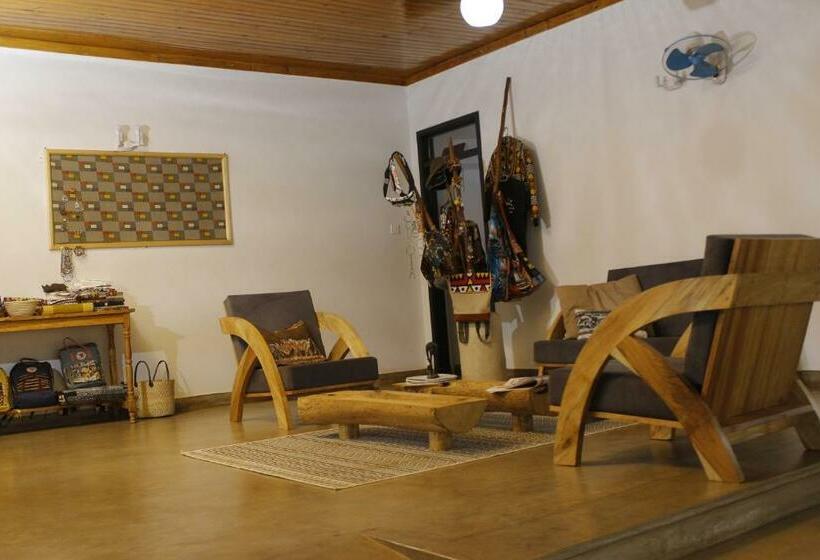 חדר סטנדרט, Walk With Us Africa