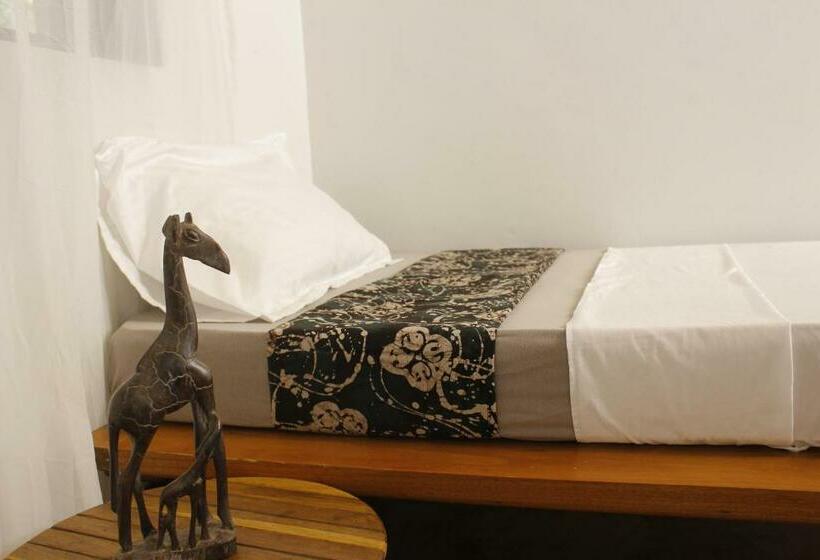 חדר סטנדרט, Walk With Us Africa