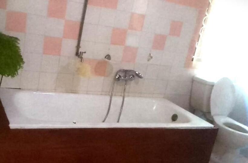 شقة غرفة واحدة مزودة بتراس, Maison D Hôtes Villa Mont Du Pèlerin à Toamasina Madagascar