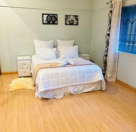 Habitació Triple Estàndard, 121 On Maud