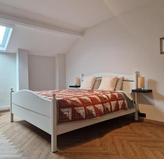 スタンダードトリプルルーム, Habitat