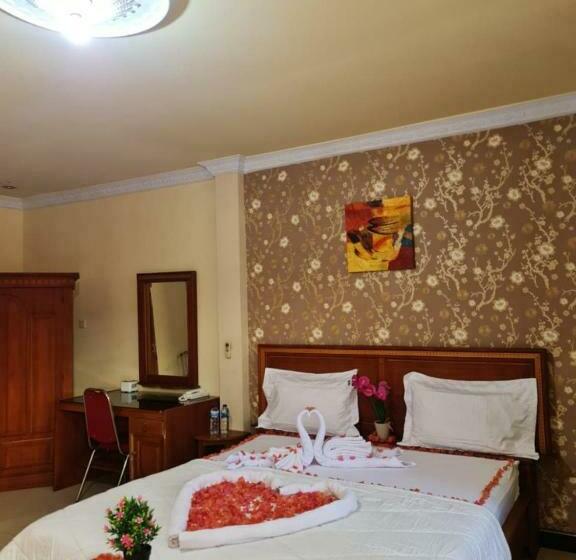 标准间, Elisabeth