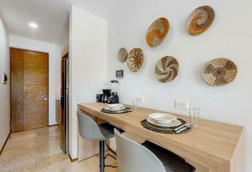 スタンダードスタジオ, Perfect Place 311