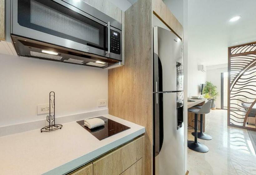 スタンダードスタジオ, Perfect Place 311