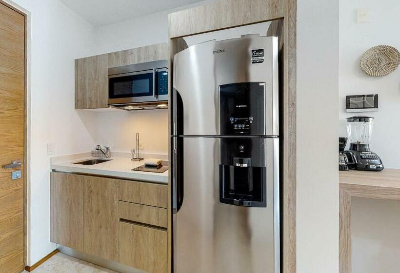 スタンダードスタジオ, Perfect Place 311