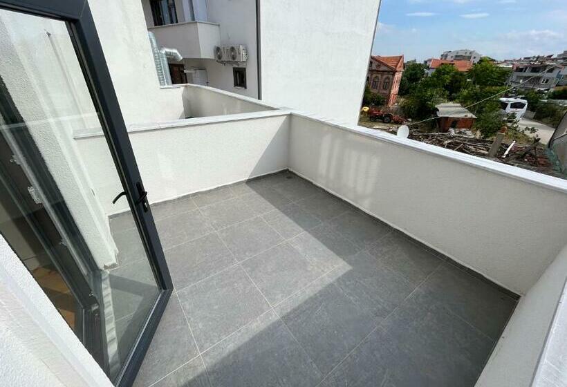 バルコニー付きスタンダードルーム, Sezer S Oliva