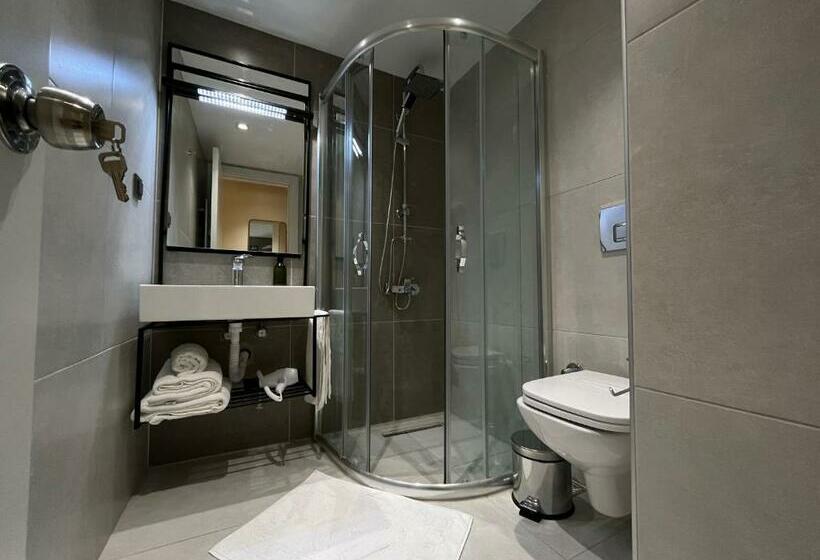 バルコニー付きスタンダードルーム, Sezer S Oliva