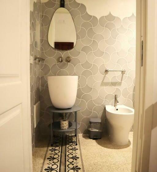 اتاق لوکس با چشمانداز دریا, Ajamola 800