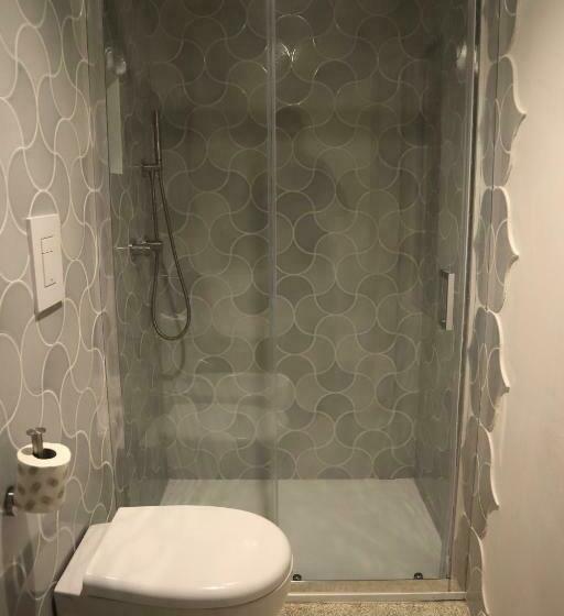 اتاق لوکس با چشمانداز دریا, Ajamola 800