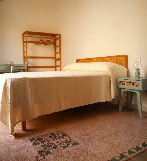 اتاق عادی, Ajamola 800