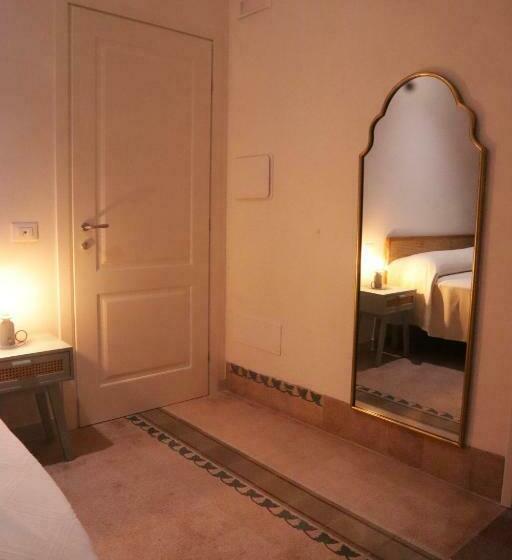 اتاق عادی, Ajamola 800