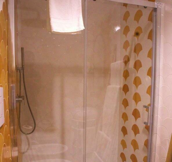 اتاق عادی, Ajamola 800