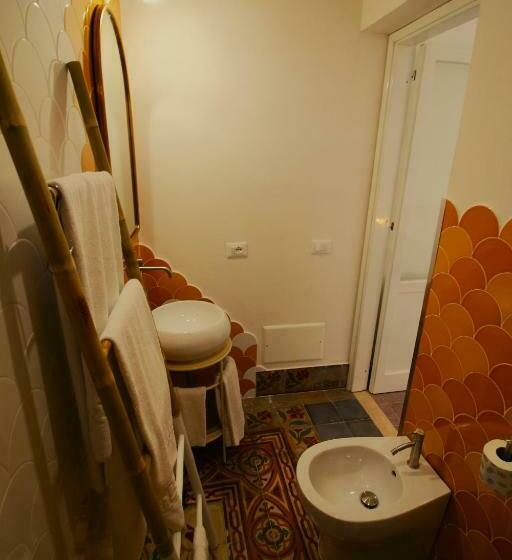 اتاق عادی, Ajamola 800