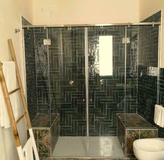 اتاق لوکس, Ajamola 800