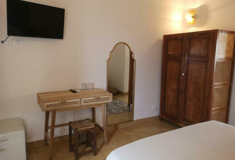 اتاق لوکس, Ajamola 800