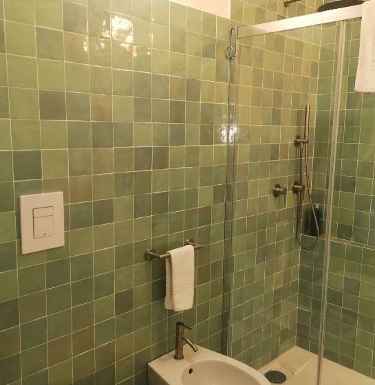 اتاق لوکس, Ajamola 800