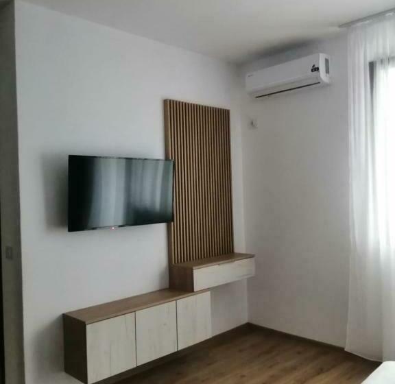 标准间, La Roby Si Niko