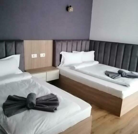 四人标准间, La Roby Si Niko