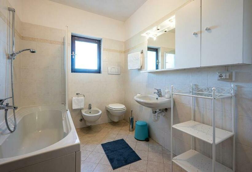 1 Bedroom Apartment Lake View, Agribenessere Brenzio