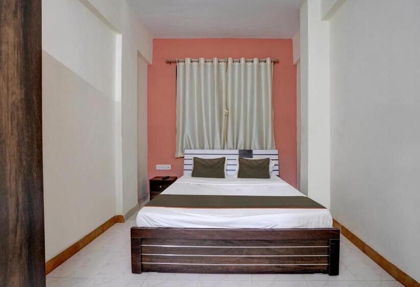 Трехместный Номер Классика, Collection O Hotel Krupa Lodge