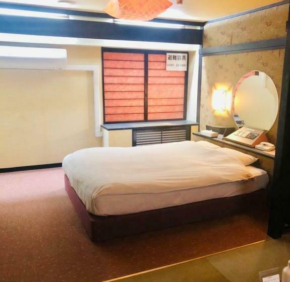 豪华房间, Fannys