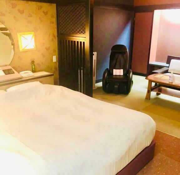 豪华房间, Fannys