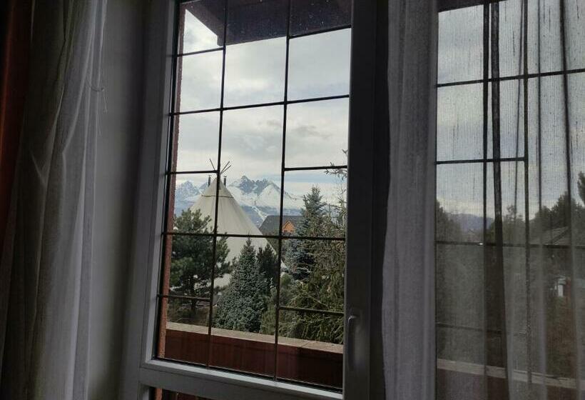 سوییت با چشم‌انداز کوه, Villa Cassandra