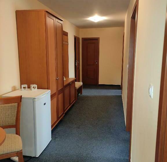 سوییت با چشم‌انداز کوه, Villa Cassandra