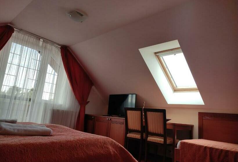 اتاق استاندارد سه تخته با بالکن, Villa Cassandra