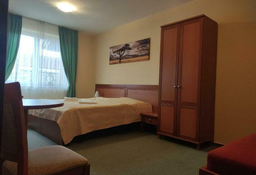 اتاق استاندارد سه نفره, Villa Cassandra