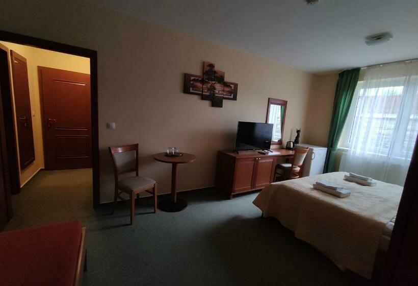 اتاق استاندارد سه نفره, Villa Cassandra