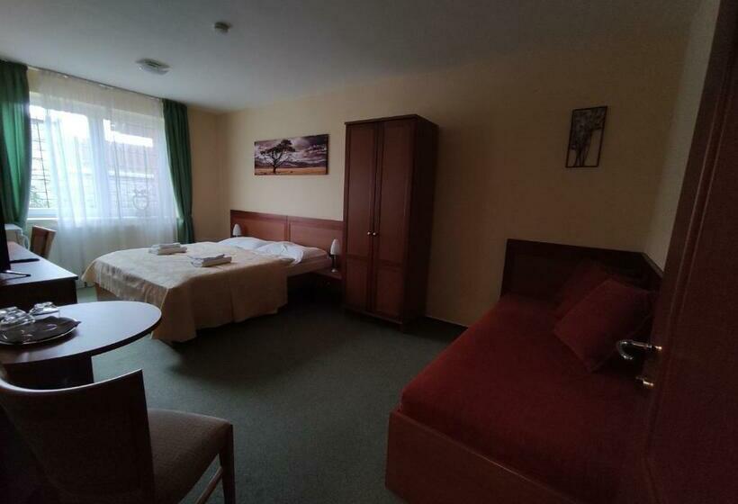 اتاق استاندارد سه نفره, Villa Cassandra