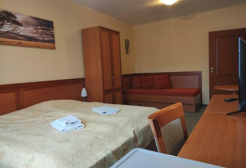 اتاق استاندارد سه نفره, Villa Cassandra