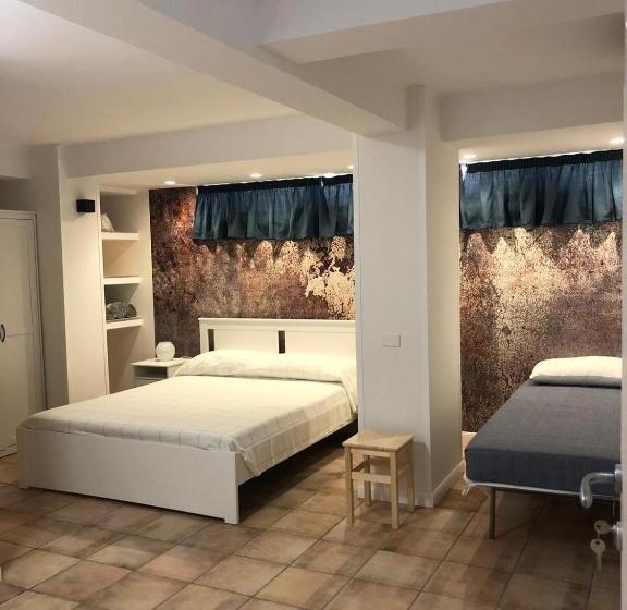 Номер Стандарт Трехместный, Mira